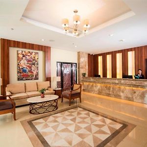 V Hotel And Apartel